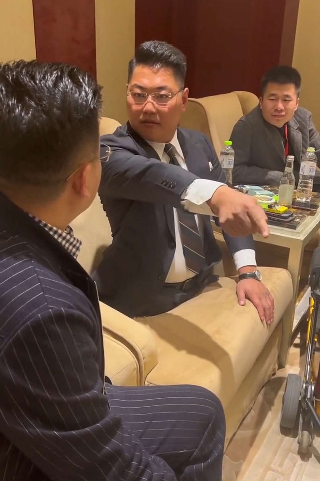 和这样的领导开会，需要注意什么？