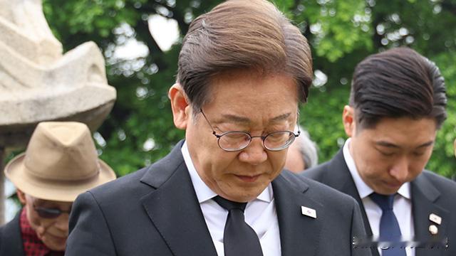 韩国总统候选人李在明：继续践行前总统卢武铉的梦想。值此已故前总统卢武铉逝去1