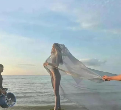 舒淇的肚子比水平尺都平，绝了