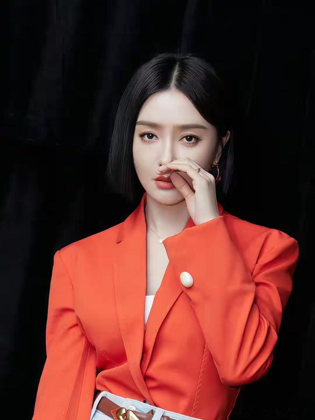 1、秦岚依旧没有结婚的打算，简单来说，她年轻时看透了太多感情里的得失，也不想靠婚