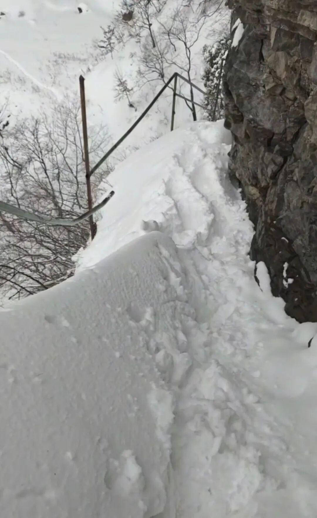 40多岁女驴友独闯南太行，风雪中坠崖身亡。3月2日，南太行山传来噩耗。一女性驴友