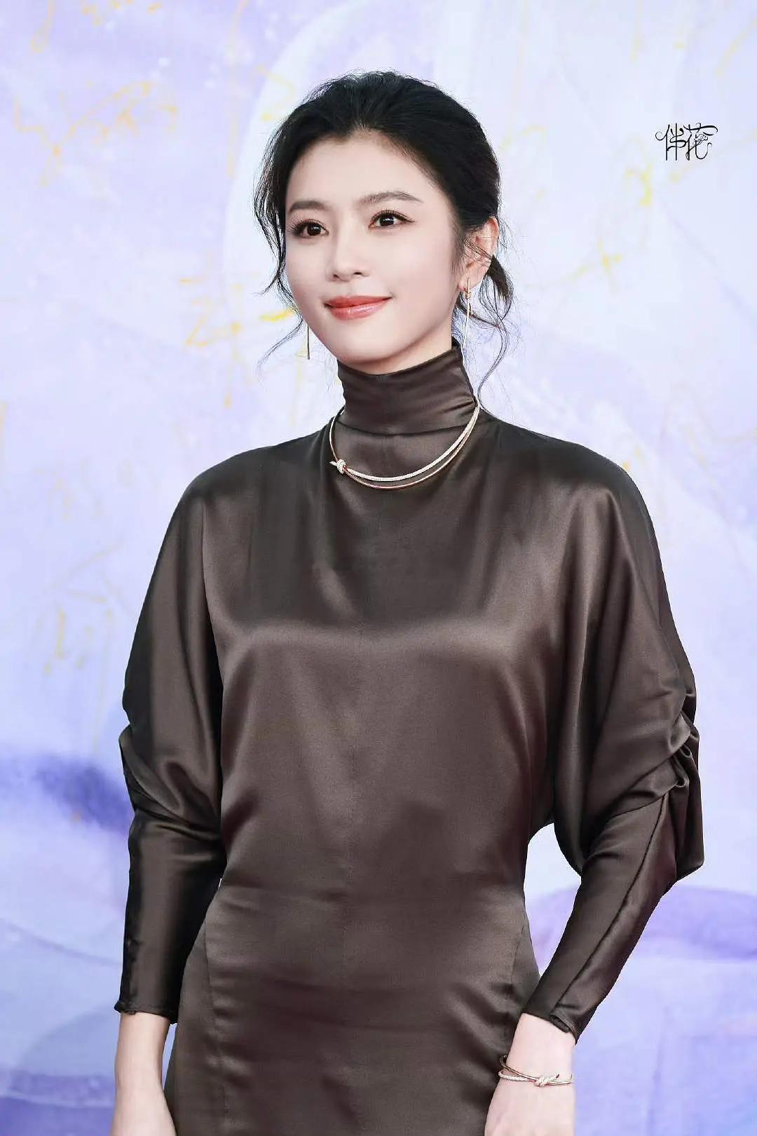 李云霄气质好舒服啊今天能且奖吗