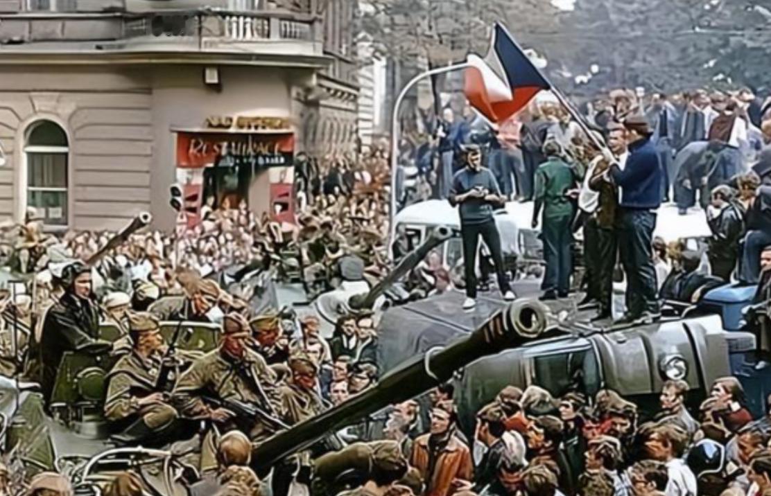 俄罗斯压根不想跟波兰对抗，历史上波兰4次被俄罗斯瓜分，差点就灭国了。东欧夜空