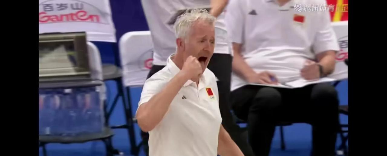 赢了赢了！面对黑旋风，中国男排逆风翻盘！古巴男排，世界排名第八位，妥妥的世界强