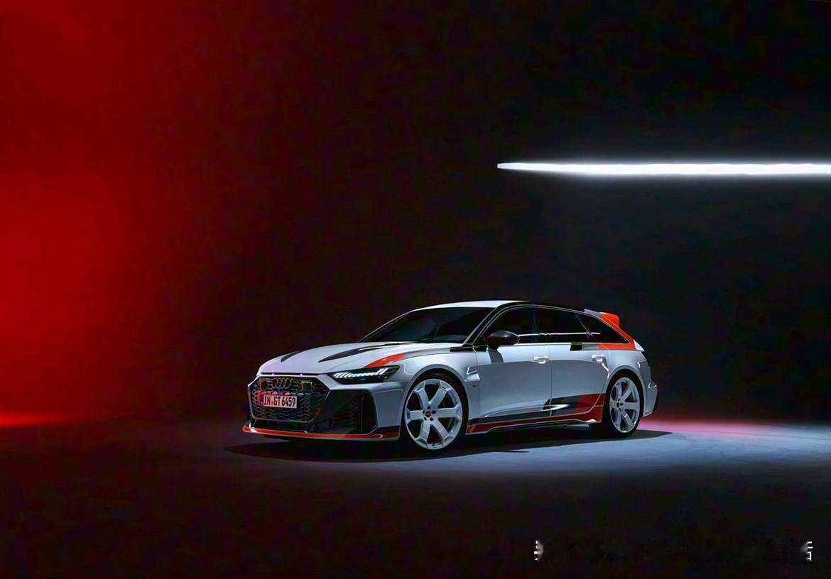 论年度燃油车型，小鱼第一给到了我最爱的燃油瓦罐奥迪RS6Avant，但是，是R