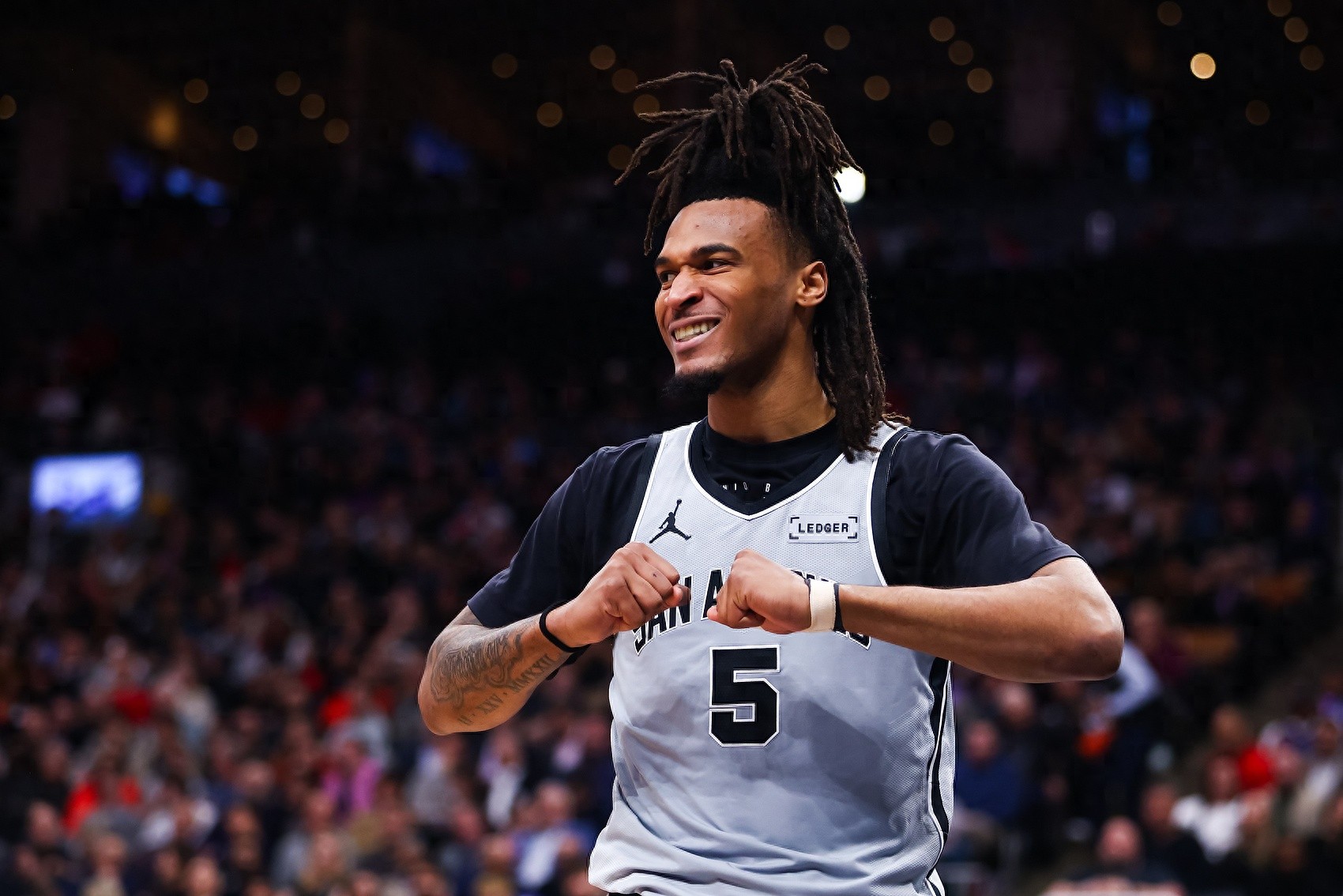 卡布防小卡很有效对阵快船第四节刚开始卡布防小卡防的很好啊，尺寸速度都跟得上，