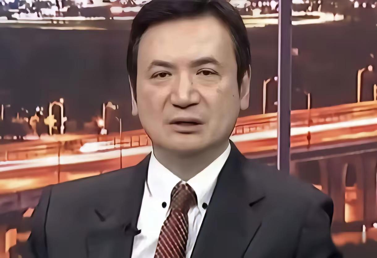 昨天傍晚，国民党党主席选举登记现场，来了个意想不到的人，前国安官员杨永明，静静站
