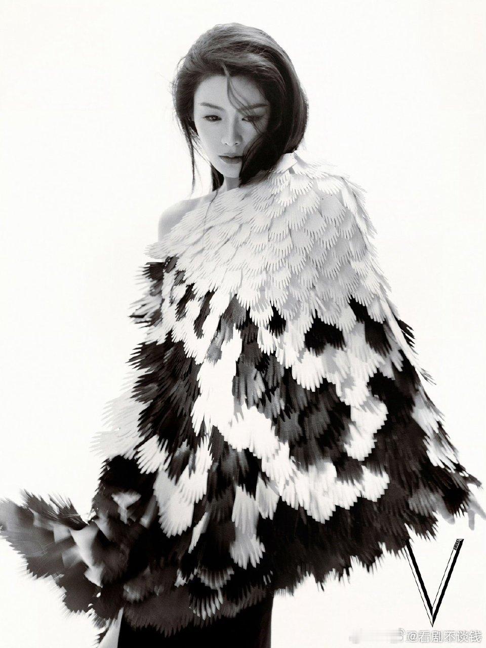 陈丽君VMagazine中文版二月刊封面发布，好强的个人表现力