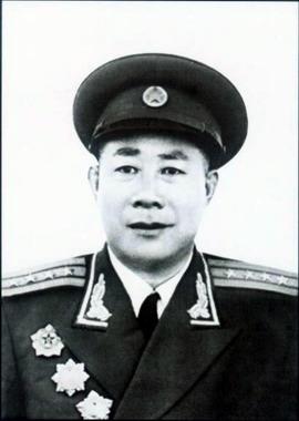 1950年的一天，志愿军94师副政委竟然带人直接抢了志愿军的军火库，洪学智听后震