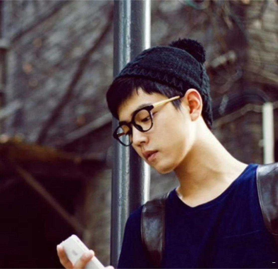 肖战大学时期就喜欢戴毛线帽了欸！已经好多年了好乖的宝宝