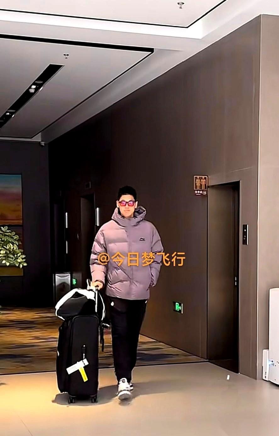 我跟你说，有时候你真得服气。崔永熙，大伤之后，体测直接干了个满分。不是及格，