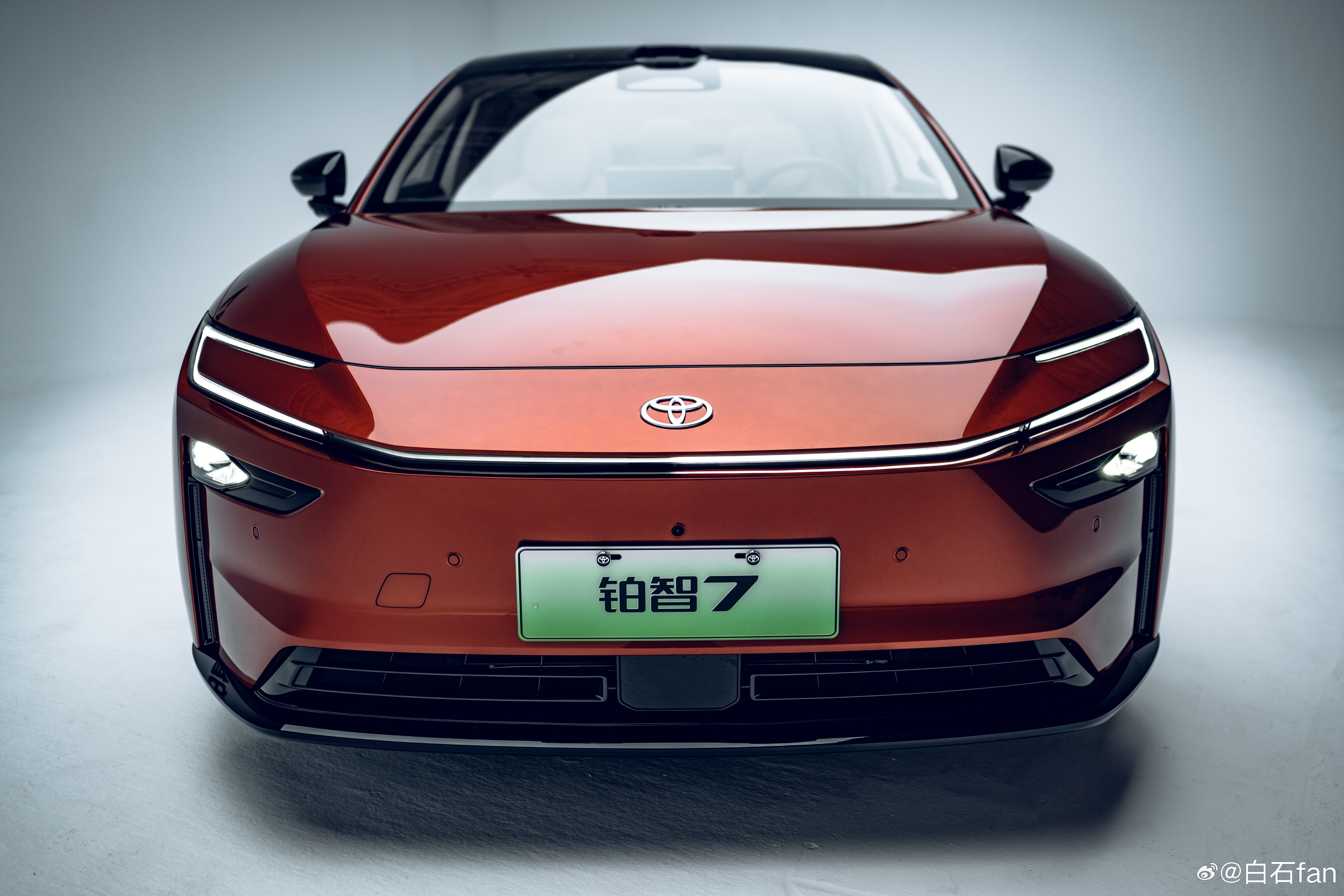 丰田铂智7的实车到店了，简单聊几句。这车之前预售发布的时候大家就在问什么时候能看