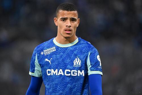 队报：球迷不知格林伍德仍与女友在一起，其重返英格兰队无望据《队报》报道，本周二晚