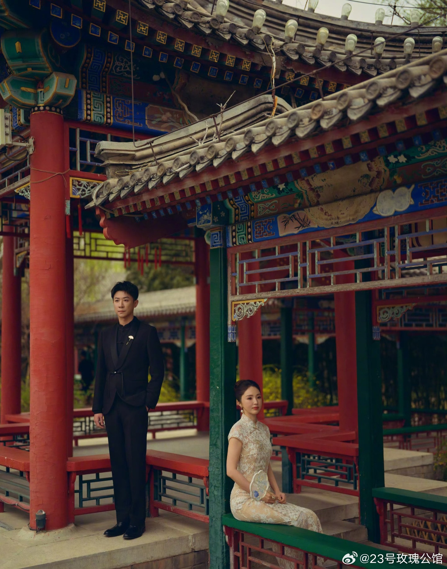 虽说是夫妻合体大片，为啥总觉得张维伊可以省略。除了最后一张还有点CP感，其他几张