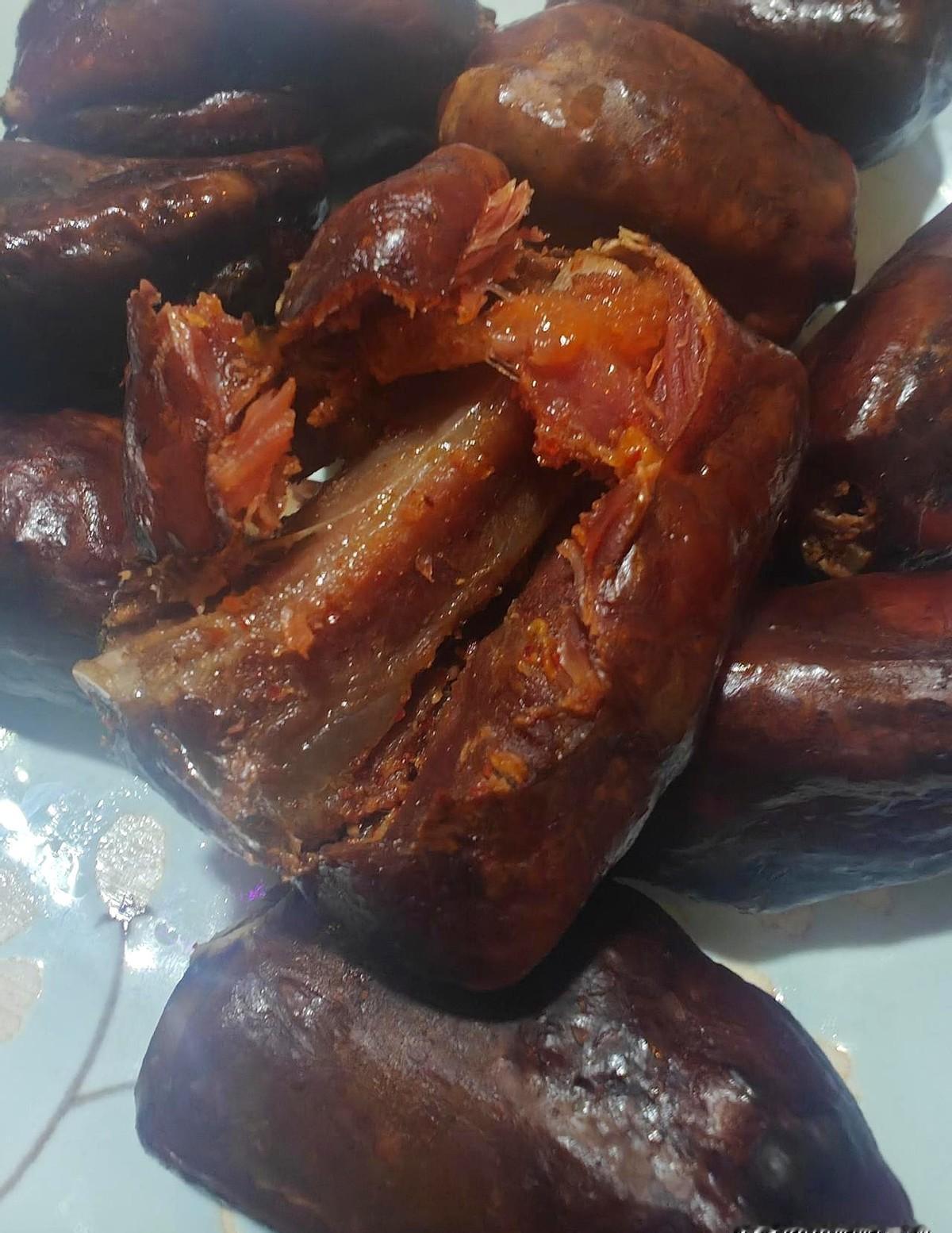 老板现在心机一点都不深沉了，不好玩。他给夹子音姐姐打来了电话，问她元旦节有没有