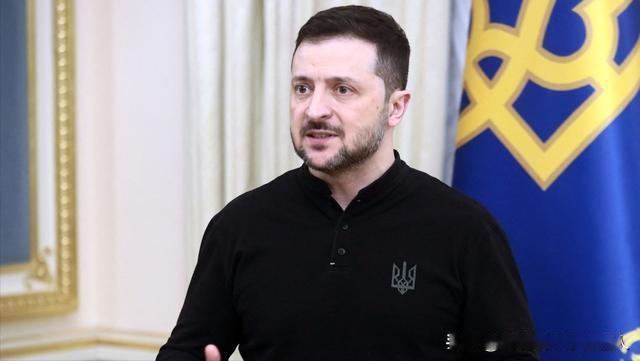 900亿欧元砸下去了，弹药产能飙到了几十万发，结果呢？2026年刚开年，苏梅丢了