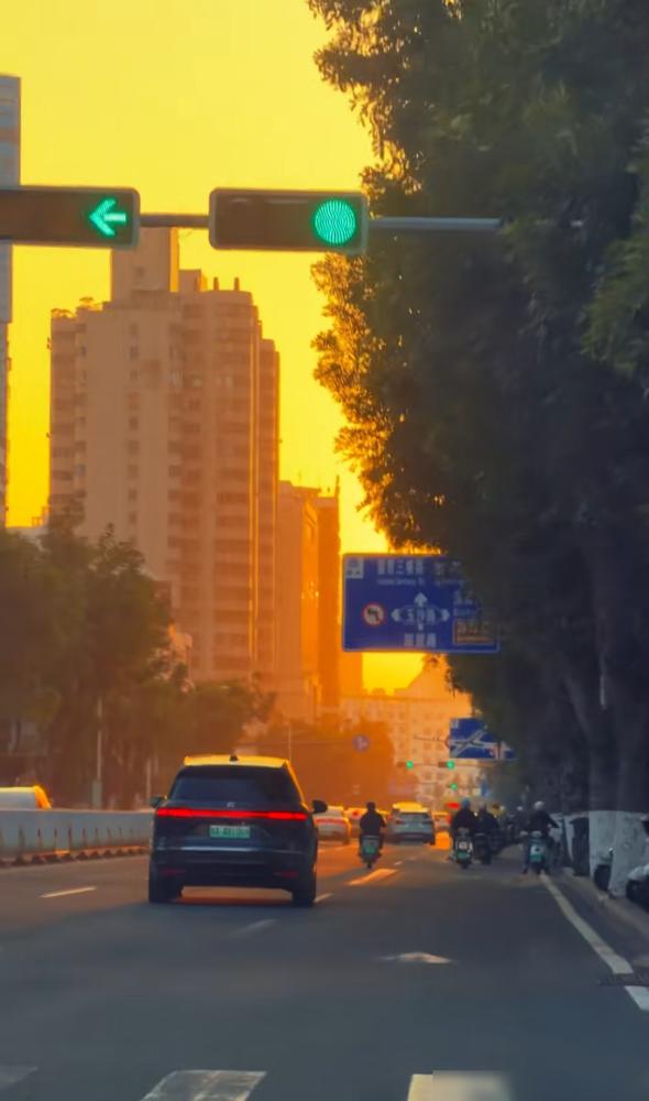 海南这就封关了？没有任何仪式，没有任何热搜，没看到众多国内外媒体直播和报道。​