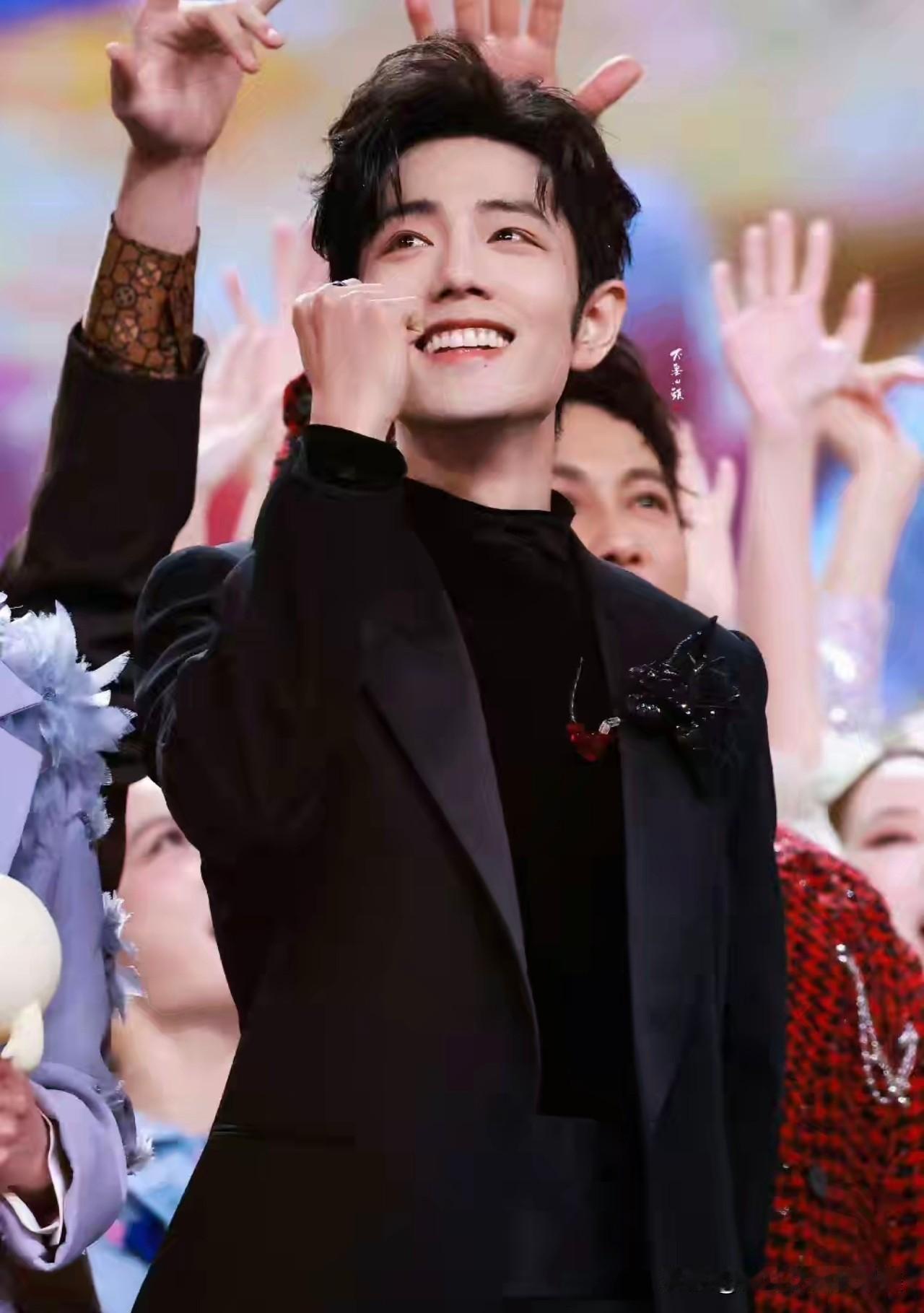 家人们谁懂啊！肖战凭《射雕英雄传·侠之大者》里的郭靖，申报了第44届香港