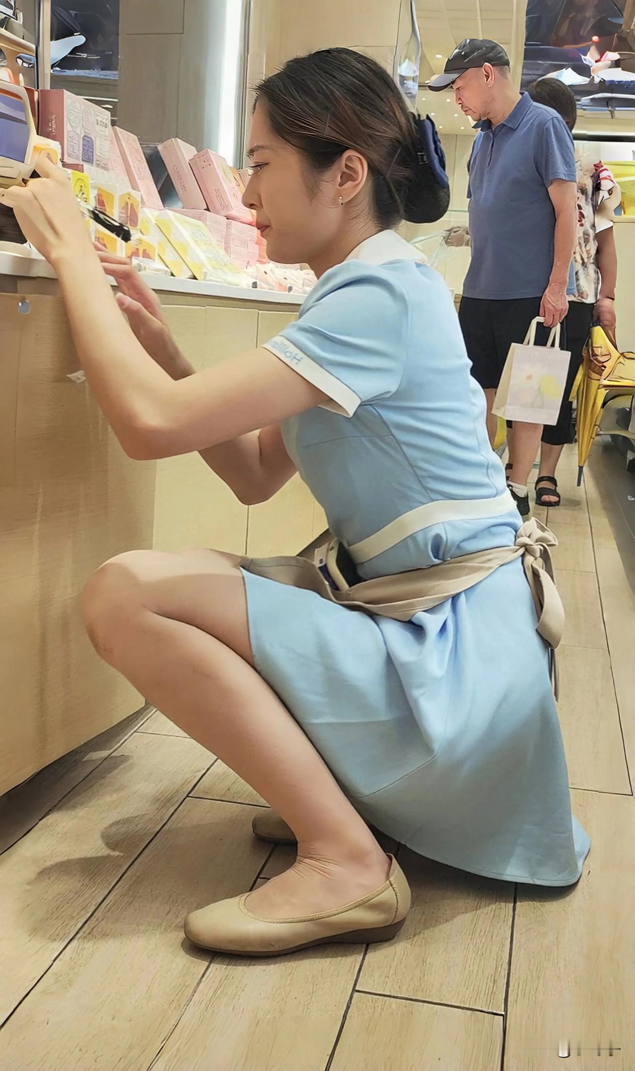 每次下班都要来一趟好利来，蛋糕确实好吃😋