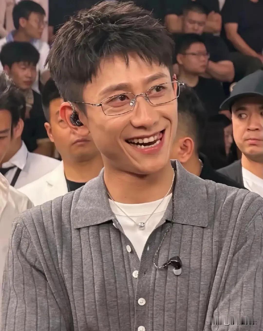张一山，永远力挺杨紫！6月26日晚，第31届白玉兰奖揭晓，杨紫凭借《生命树