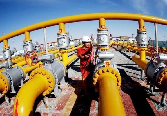 普京发了狠，五常里只有中国没入局，美国媒体突然注意到：中国正悄悄“抄底”？！