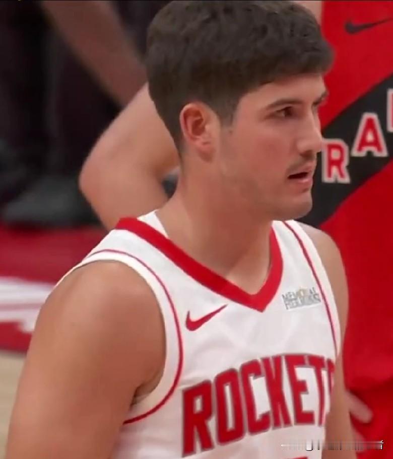 9场比赛打完！！！火箭新赛季队内三分球命中率排行榜！！！伊森：三分球总共出手