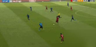 这个动态图，就是当年拜仁放弃齐尔克泽的原因！这么简单的打空门都能不进，这是2