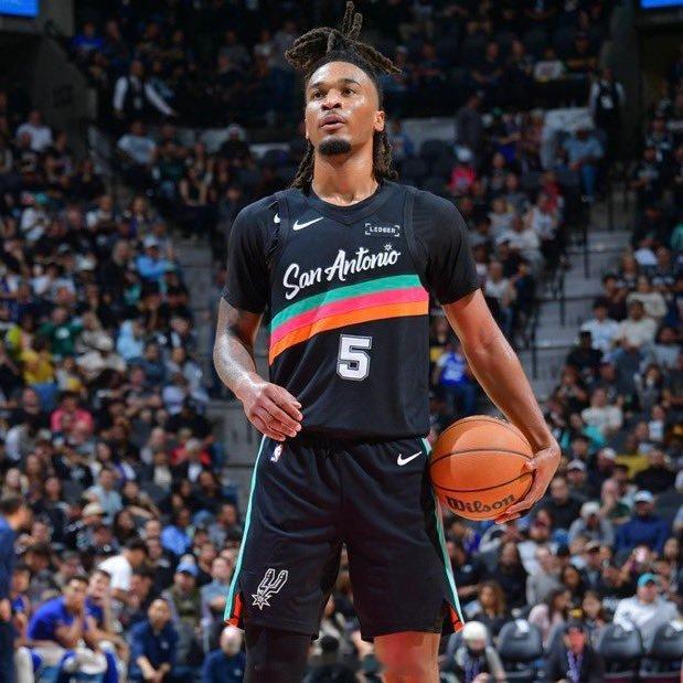 麦克马洪：马刺表示卡斯尔和哈珀是不可交易的