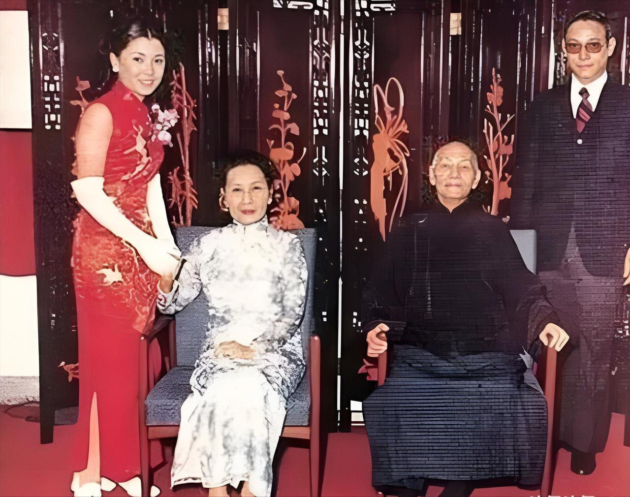 1975年，蒋介石病情恶化，临终时留下遗言：我死之后，不能在台下葬。大家都一头雾
