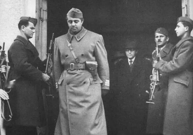 1969年李先念访问阿尔巴尼亚时，曾提出一个问题：阿尔巴尼亚拿中国那么多东西