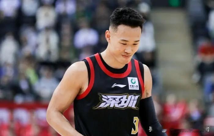 同样是打了19场CBA常规赛！！！林庭谦：三分出手139次，命中35个，命中率