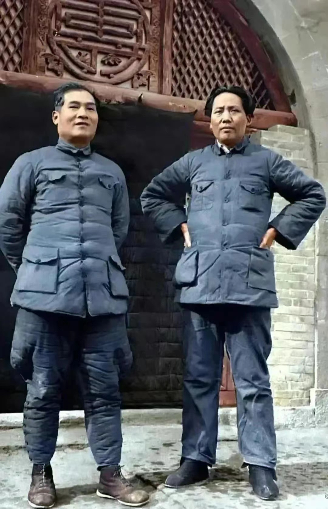 长征途中，两大红军主力胜利会师，毛主席去找张国焘，特意带上一位女红军，进门就说，