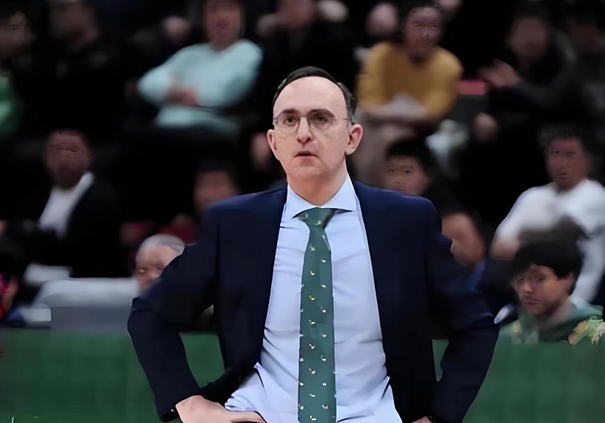 乌戈接受记者采访，首次回应杨鸣下课！在前几天，辽宁队主教练杨鸣，突然之间向辽宁