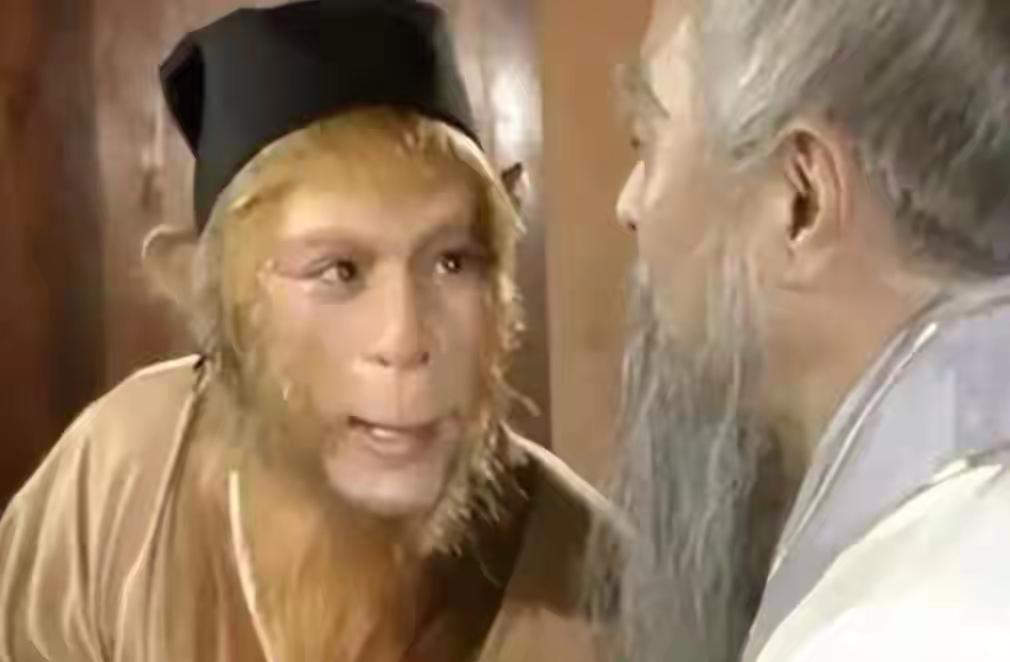 菩提门下：悟空竟是最弱，师兄皆为三界隐主他高高举起金箍棒，棒身裹着五百年压