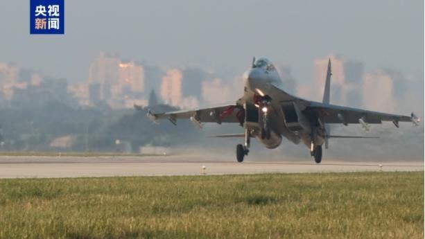 舰机多向抵近台岛2025年12月29日，国防部发布消息：中国人民解放军