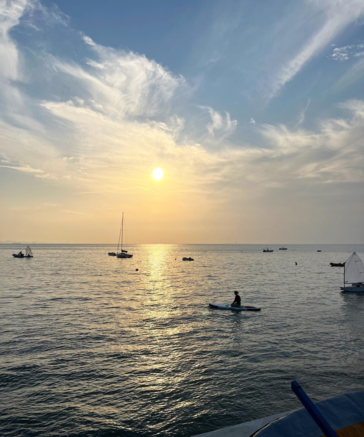 李玫瑾说：“与人聊天，少说自己的孩子。如果孩子表现不好，通过你的嘴说出去了，孩子