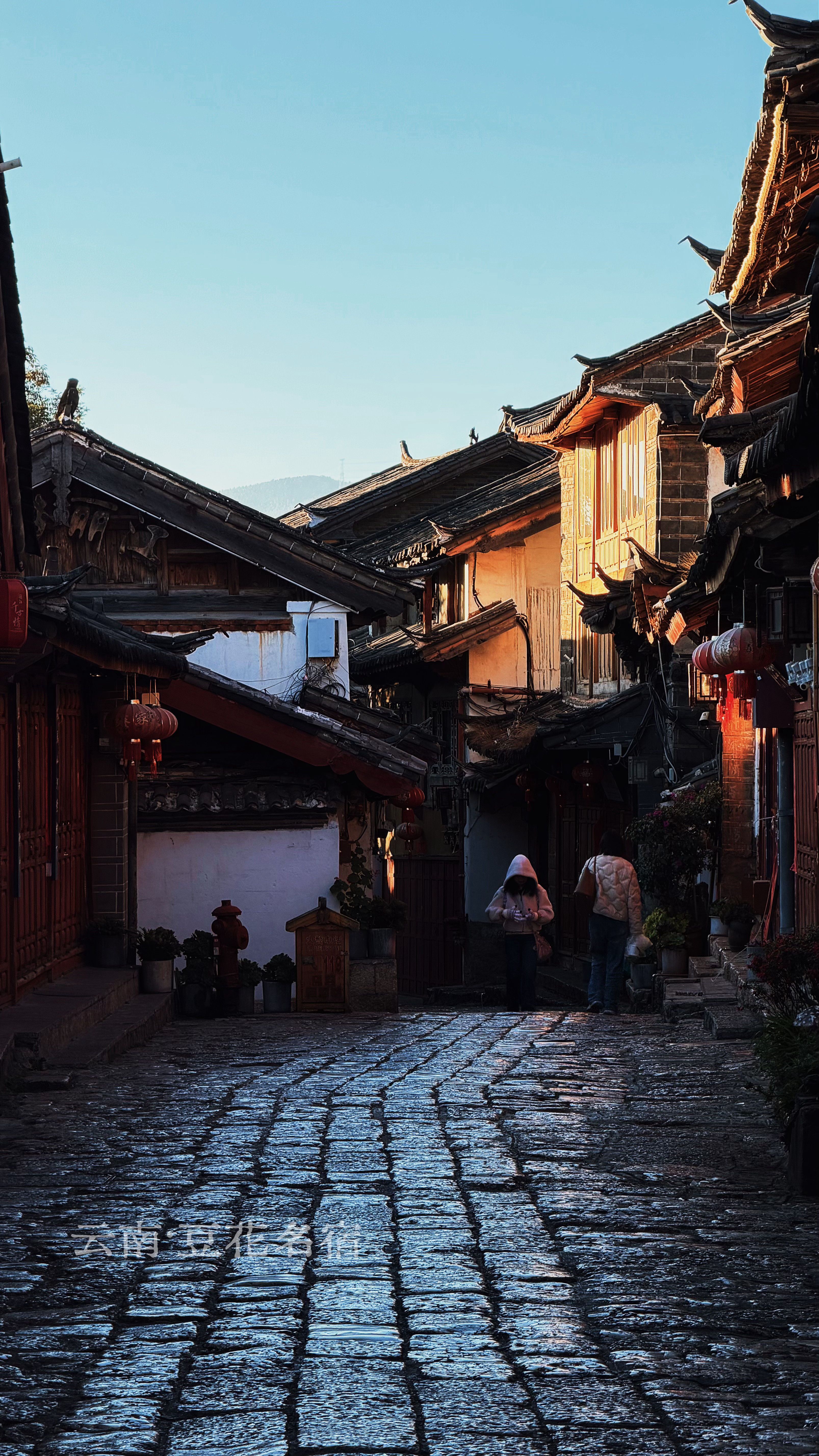 带爸妈丽江一周游，想结合自然山水和民族风情，给你一份经典不踩雷的安排第一天到丽