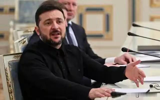 2. 5500乌军在红军城溃败司令临阵甩锅旅长：乌东战略要地红军城5500乌军