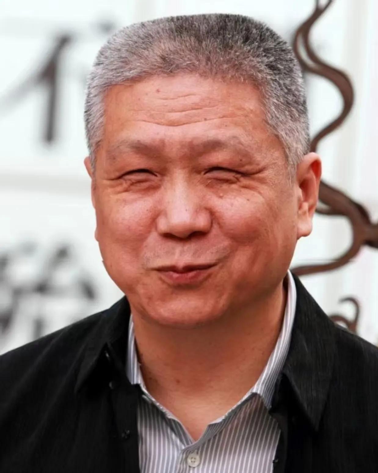 马未都在节目里提到二十年前有人拿宋代瓷瓶找他私下交易，他一眼认出那是某博物馆正在