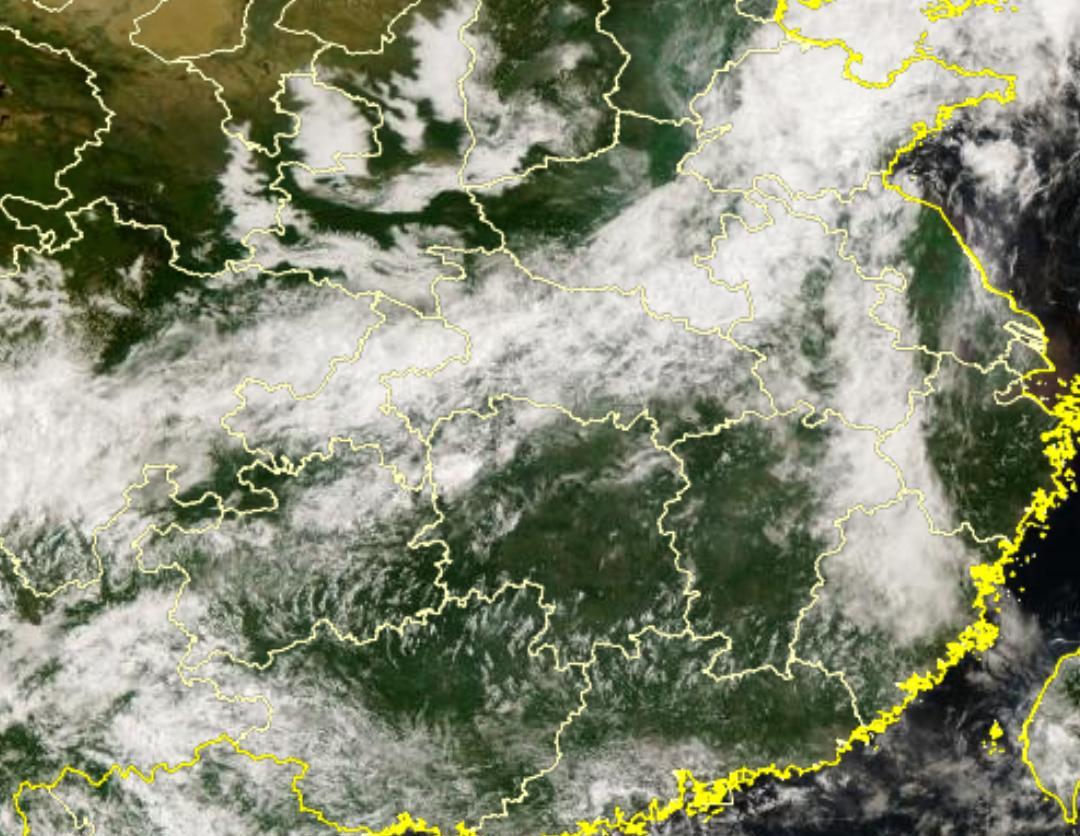 从今天的天气图实况来看，今天南方大部分地区都被副热带高压控制。甚至连四川、云南以