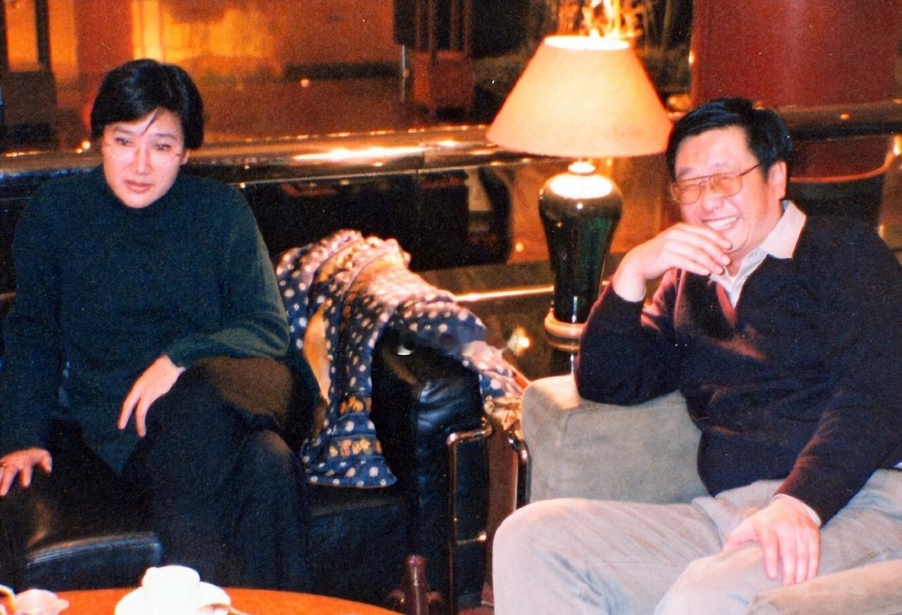 唐师曾去世后，他和那个台湾女人的故事，终于藏不住了8月23号下午，我刷到唐师曾