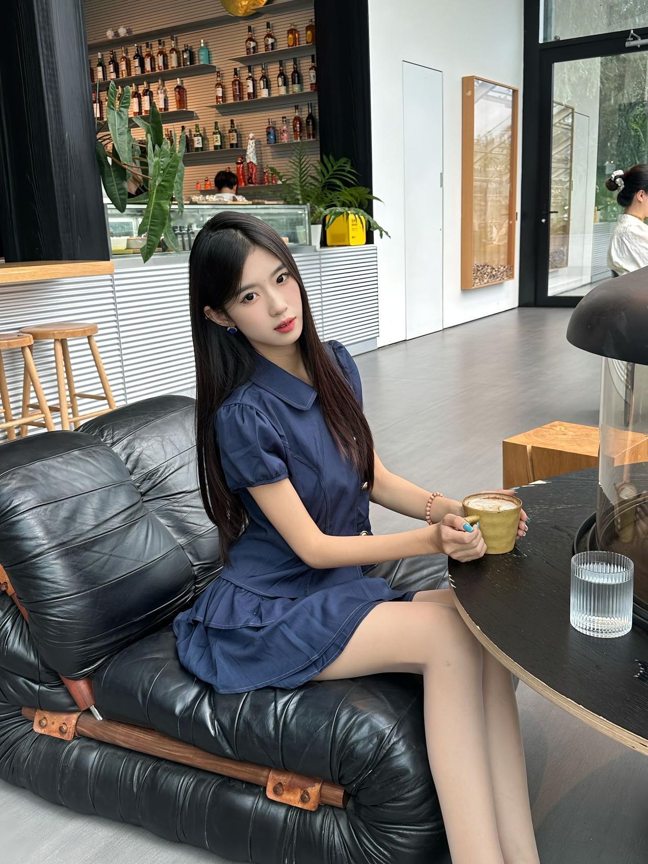 美女只能养养眼真谈恋爱还嘚我们这种屌丝