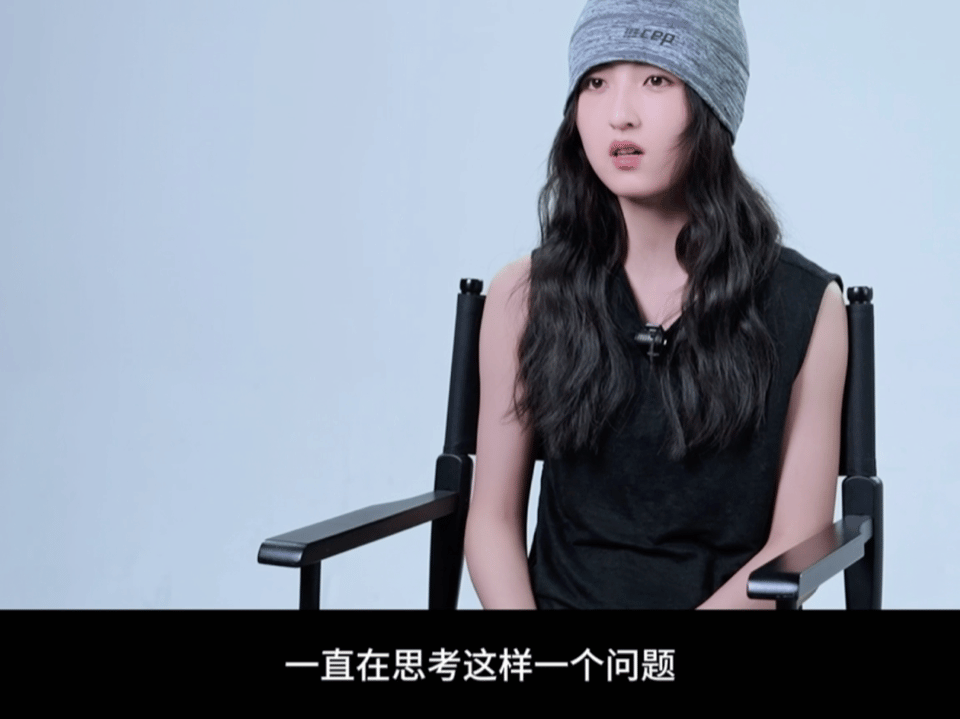  张子枫新片每一个困难都能克服我张子枫为演花滑角色太拼了，提前半年训练，摔得满
