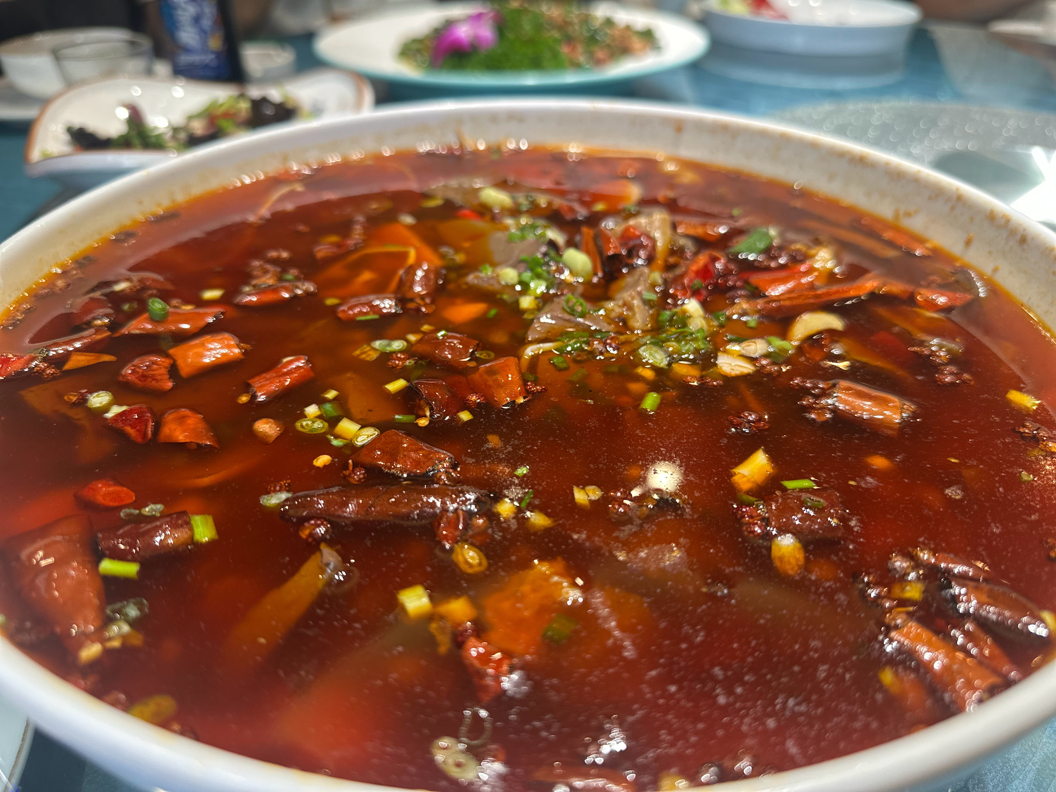 成都晚上很舒服，就是菜全是辣椒油[哭哭]​​​