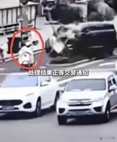 终于爆出来了！6月20日，安徽广德一女子驾驶一台腾势D9车重3吨汽车，在一处的