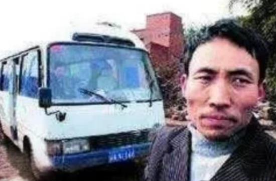 “我救了19条人命，谁来救救我？”2004年，英雄金有树发出了绝望的呼喊，他凭借