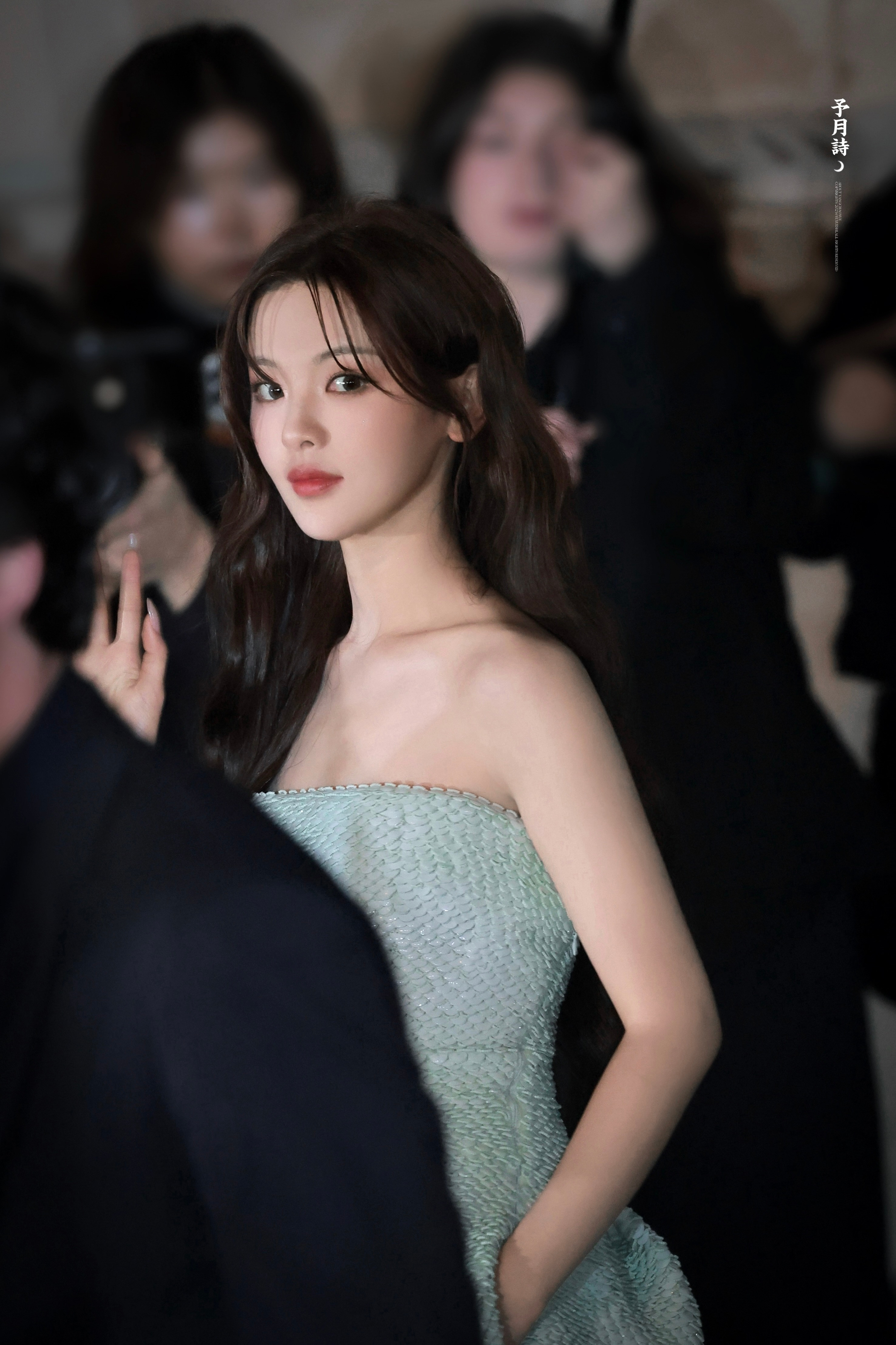 杨超越聚光灯下的人鱼公主，每一步都踏在星光里。