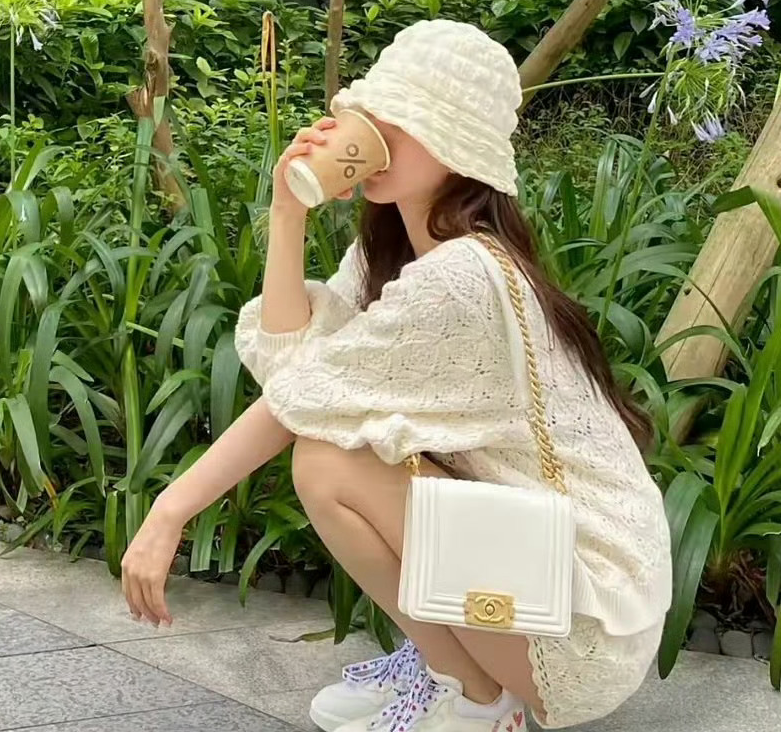 愿你抬头时，所见皆为梦的暖光