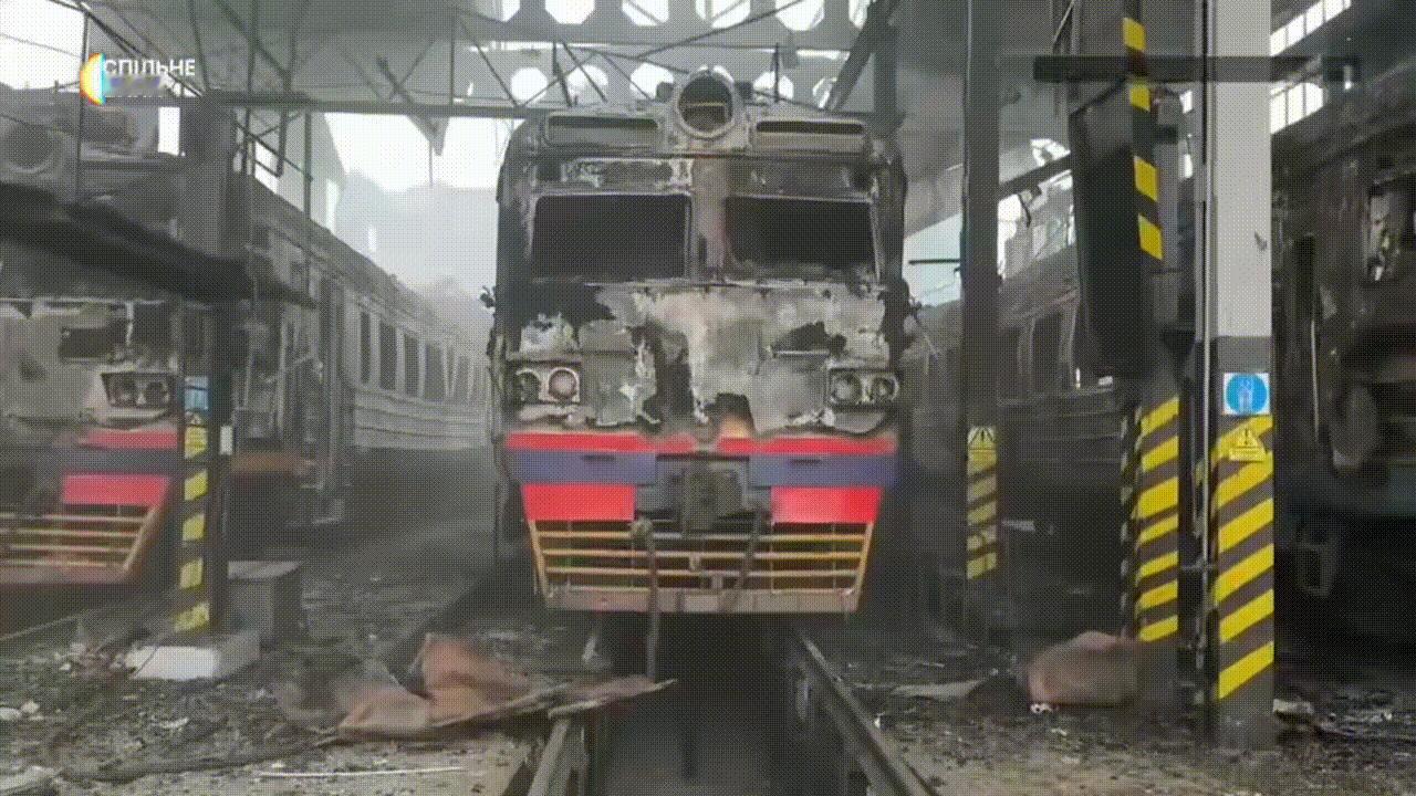 昨天夜里，不知道俄军动用了什么型号导弹，把基辅州法斯托夫火车站炸成这个样子了！从