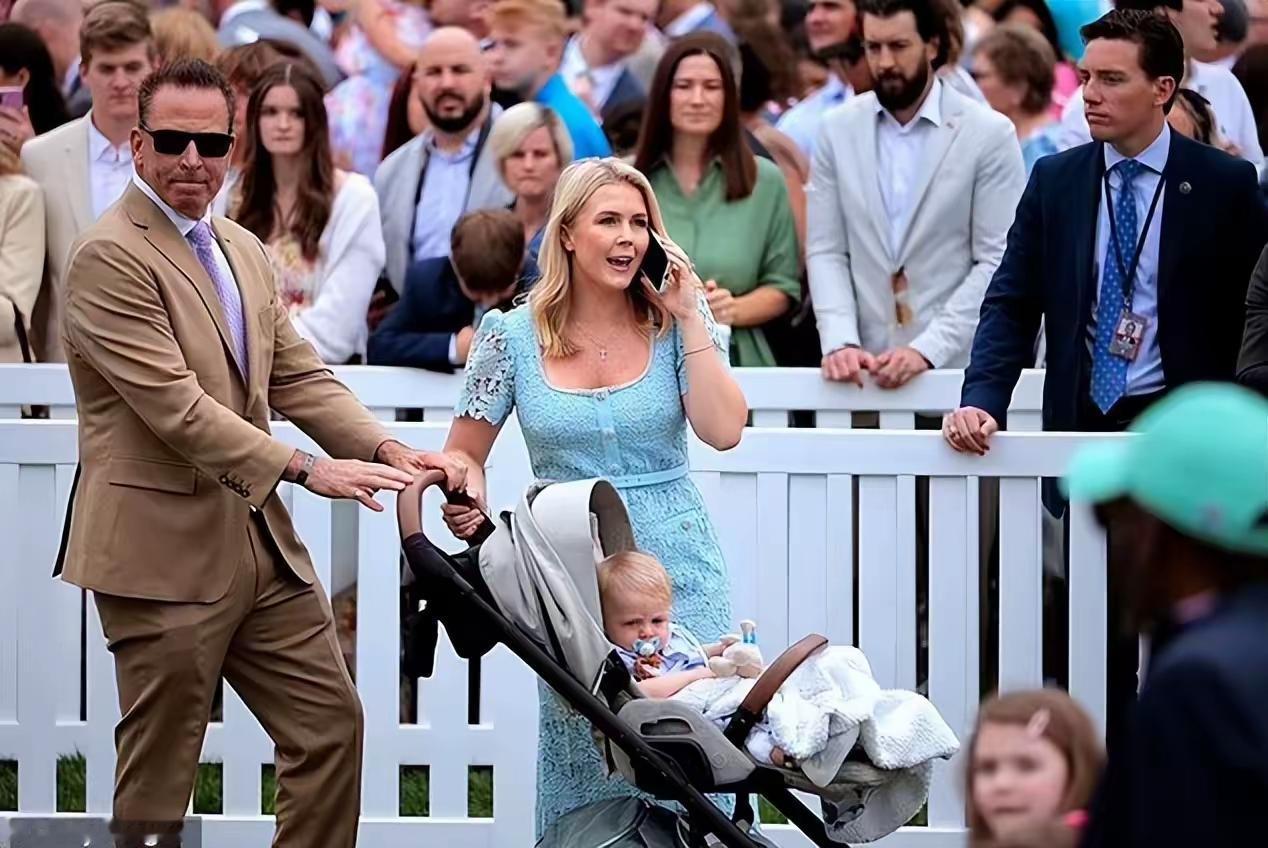 白宫最拼打工人莱维特：两年连生两胎，职场家庭两手抓要说当今美国白宫最特殊、最